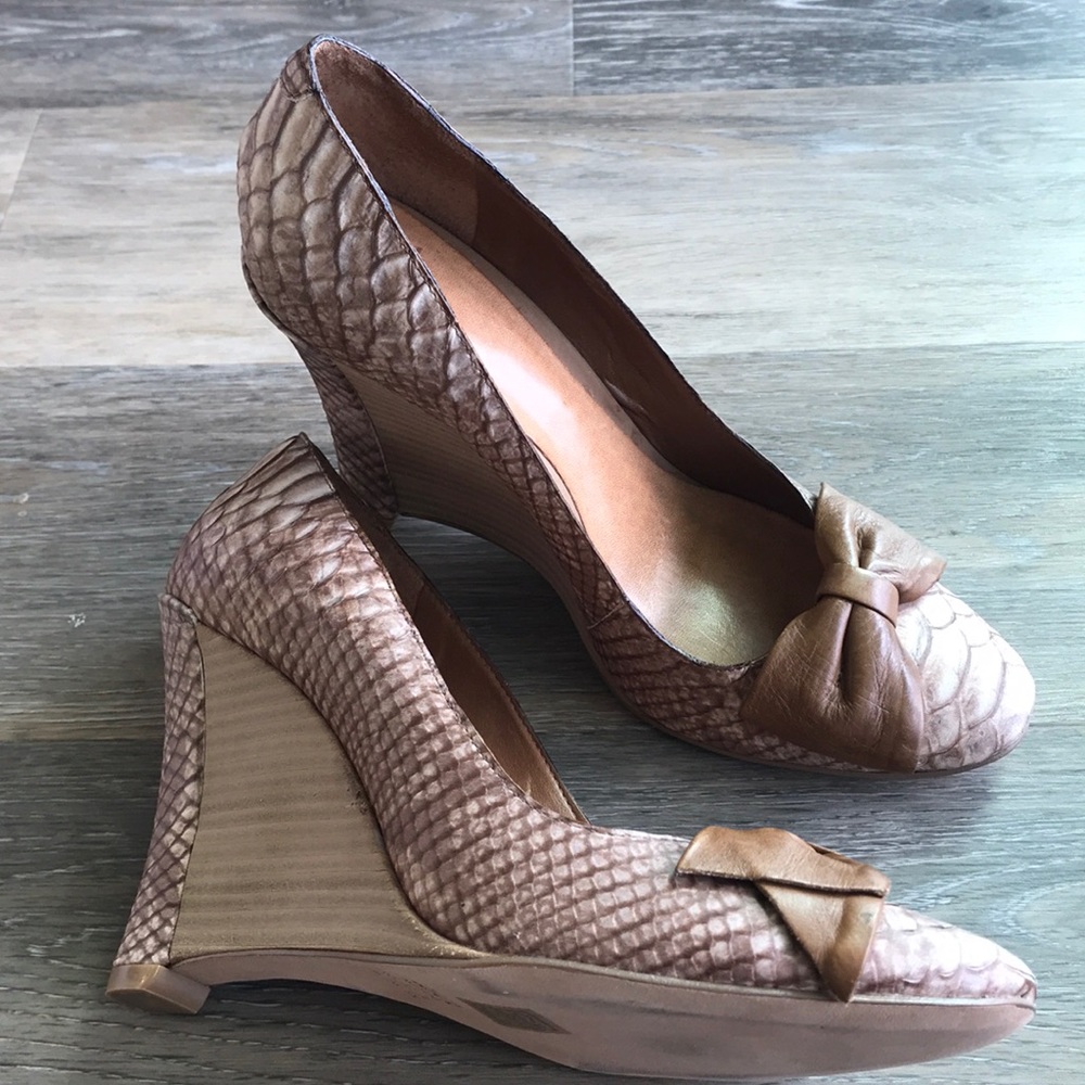 Beautiful Schutz shoes ❤️